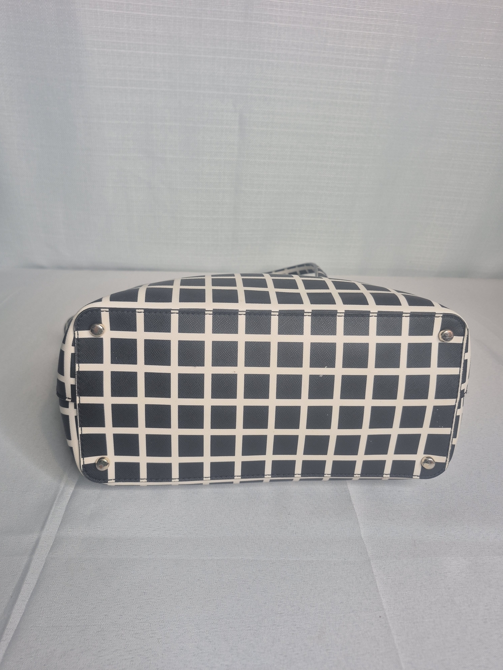 kate spade Black & White Grid Tote (Like New) - Picture 11 of 17